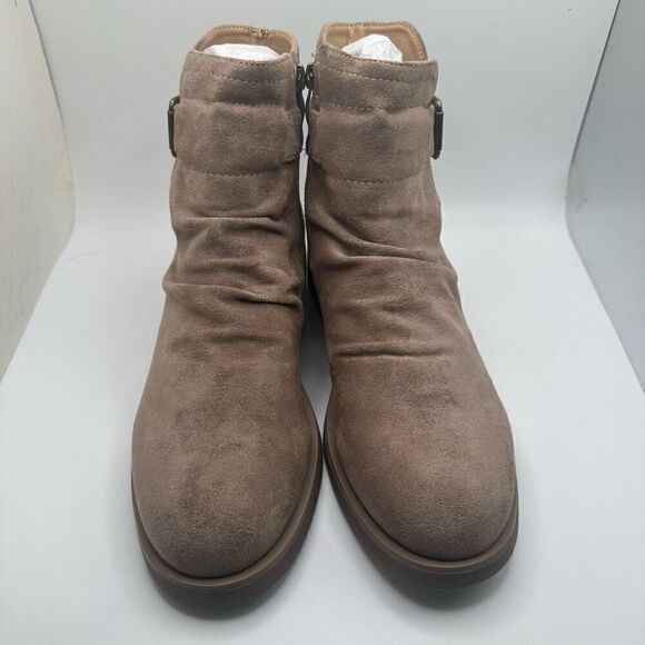 CUSHIONAIRE Burke Buckle Ankle Boot 7.5 TAUPE NEW - Picture 2 of 7